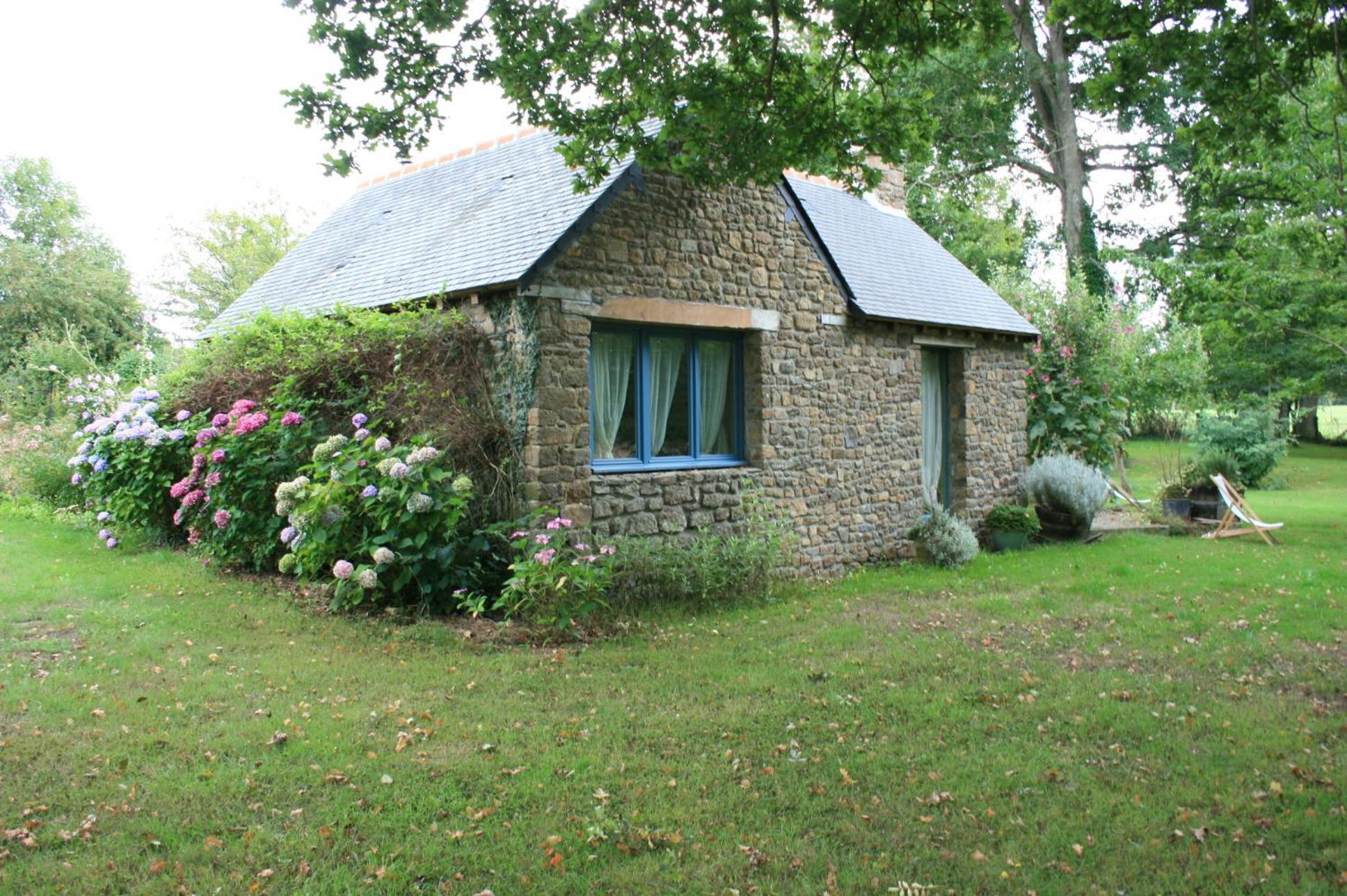 Au Pont Ricoul Bed & Breakfast Saint-Pierre-de-Plesguen Exterior photo